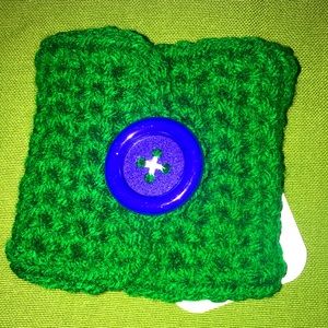 Knit with stylish button coffee cozy